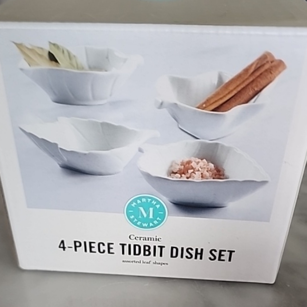 Martha Stewart 4 Pc Leaf‎ Shapes Ceramic Tidbit Dish Set New Inbox Thanksgiving